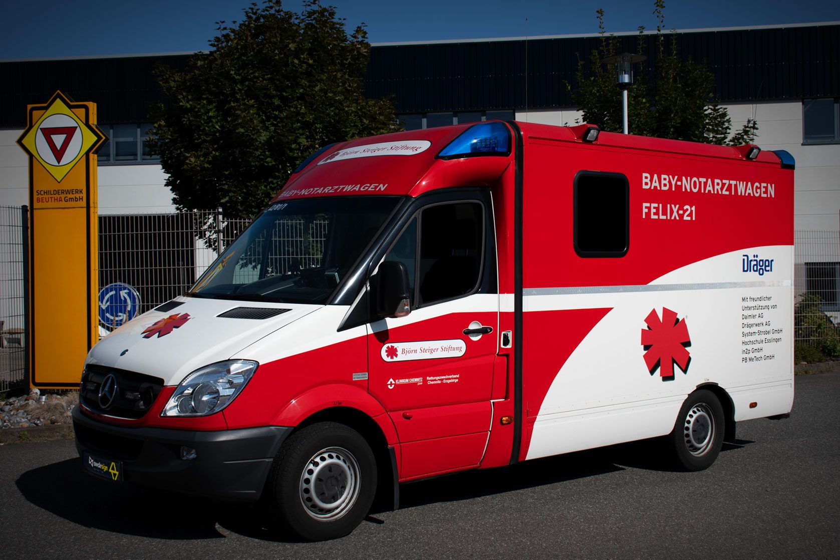 Mercedes Sprinter als Baby-Notarztwagen FELIX-21 der Björn Steiger Stiftung